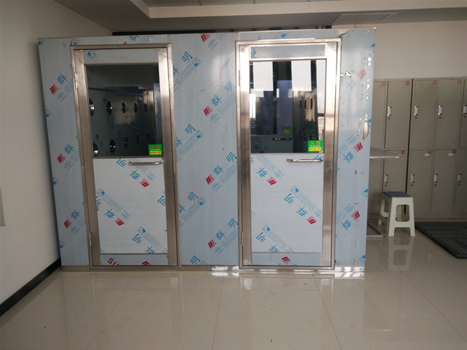 不同行業(yè)怎樣購(gòu)買最適合自己企業(yè)使用的【風(fēng)淋室】呢?