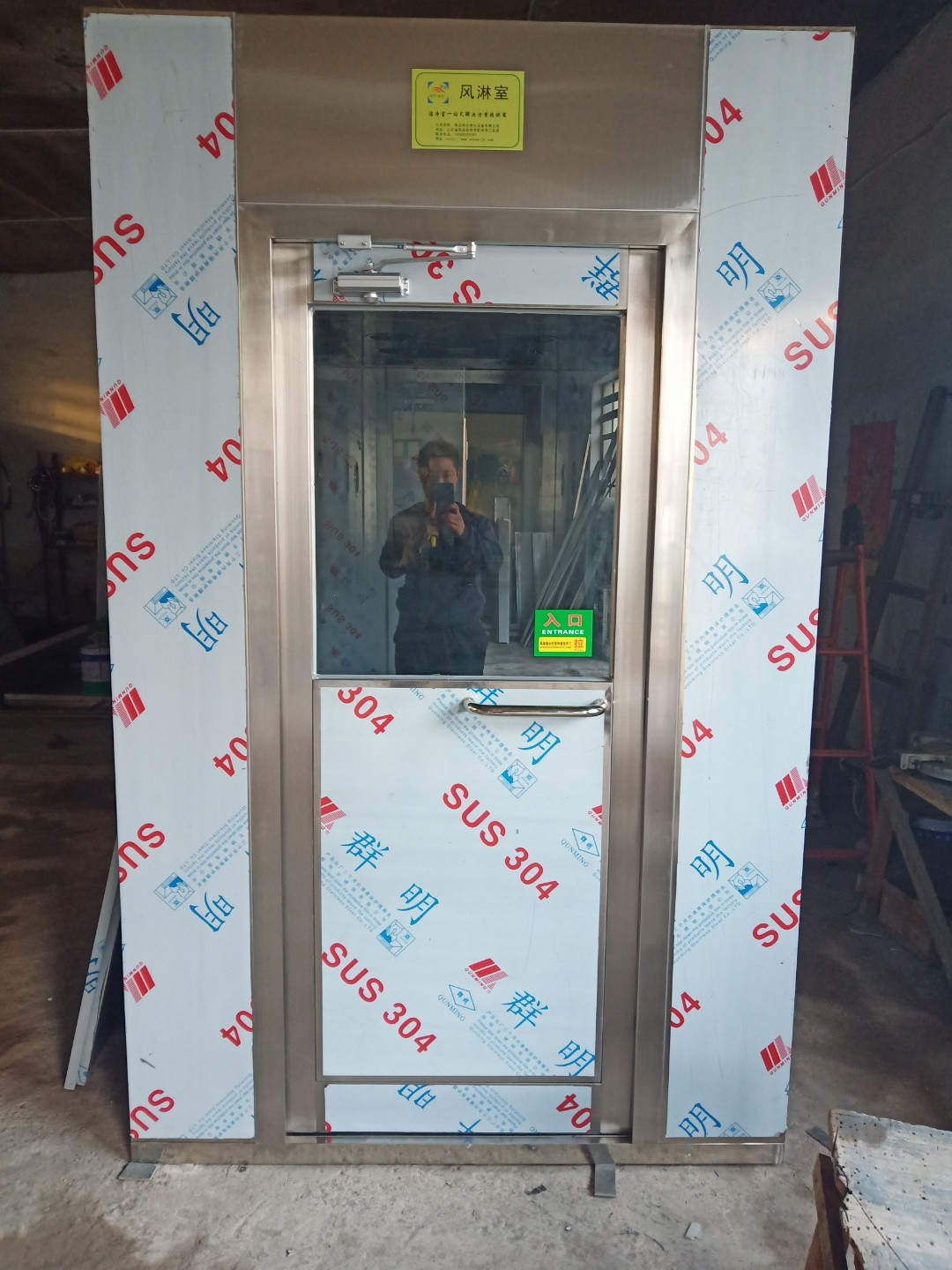 鋼板烤漆風淋室：電子廠風淋門使用規范及吹淋時間